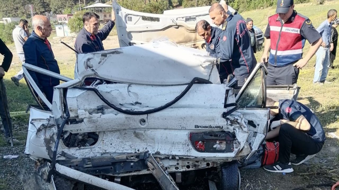 Kahramanmaraş'ta Trafik Faciası; 1 Ölü 3 Yaralı
