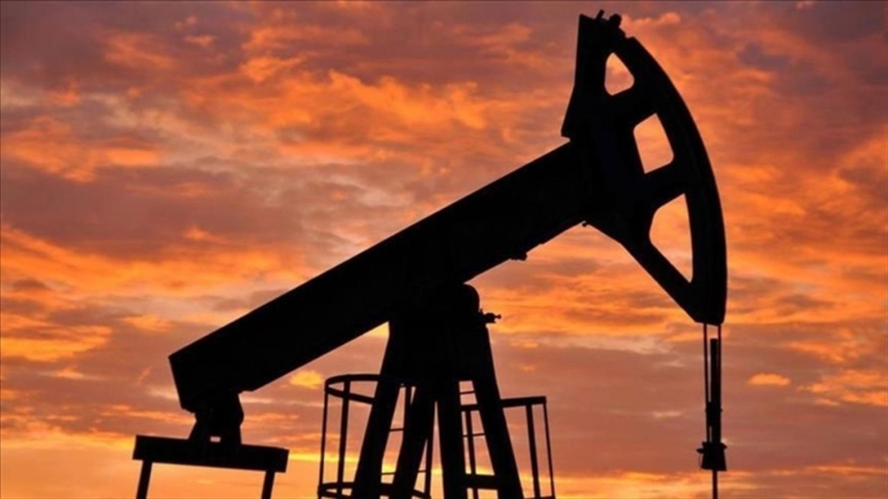 Rusya Petrolü Nisanda % 33 İndirimle Satıldı