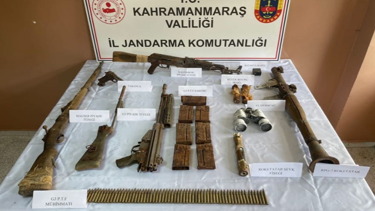 Çağlayancerit Kırsalında PKK Silah Deposu Bulundu