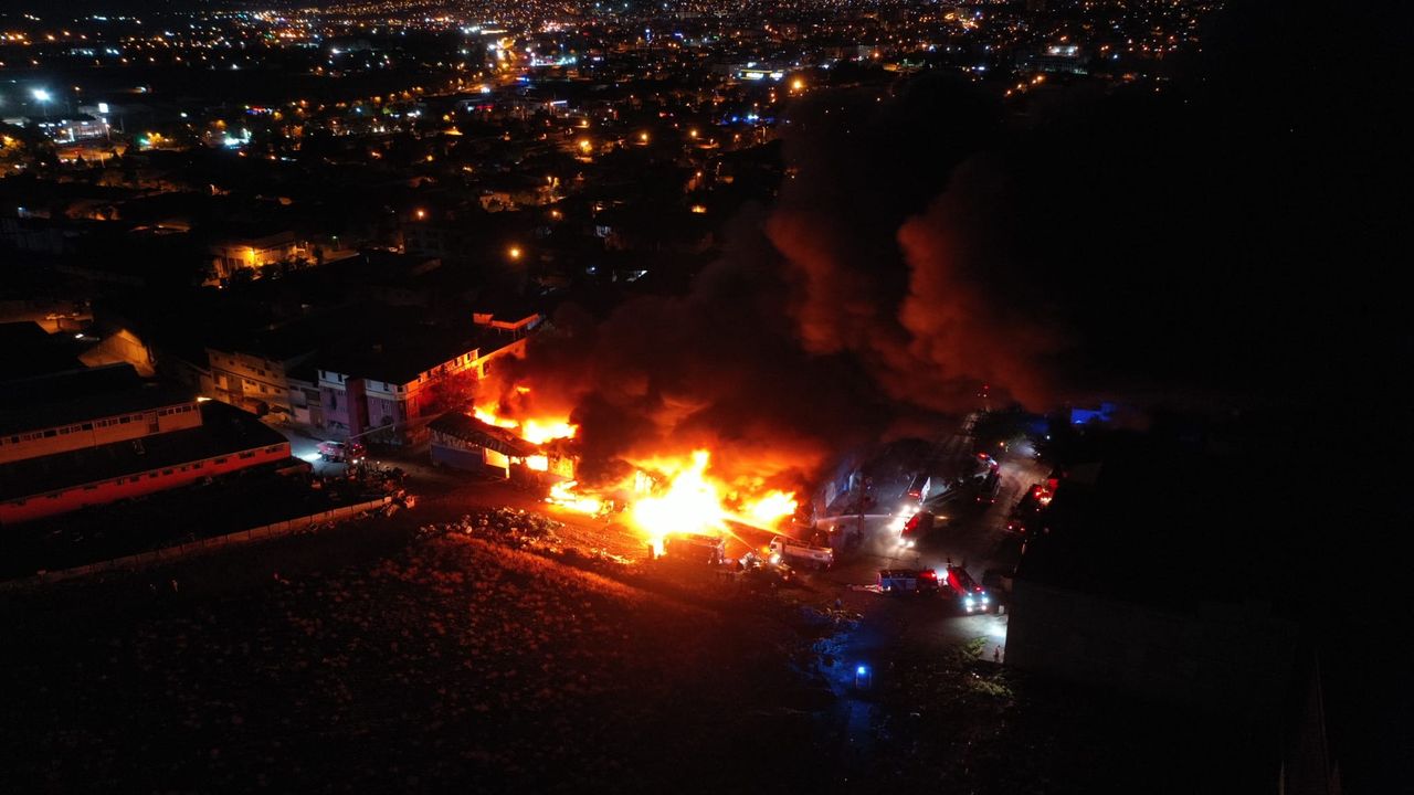 Küçük Sanayi Sitesi'ndeki Yangına Müdahale