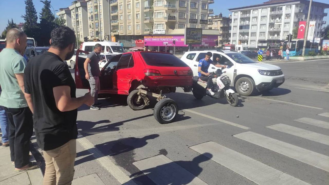 Kahramanmaraş'ta Maddi Hasarlı Trafik Kazası