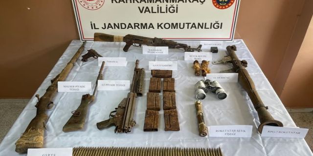 Çağlayancerit Kırsalında PKK Silah Deposu Bulundu